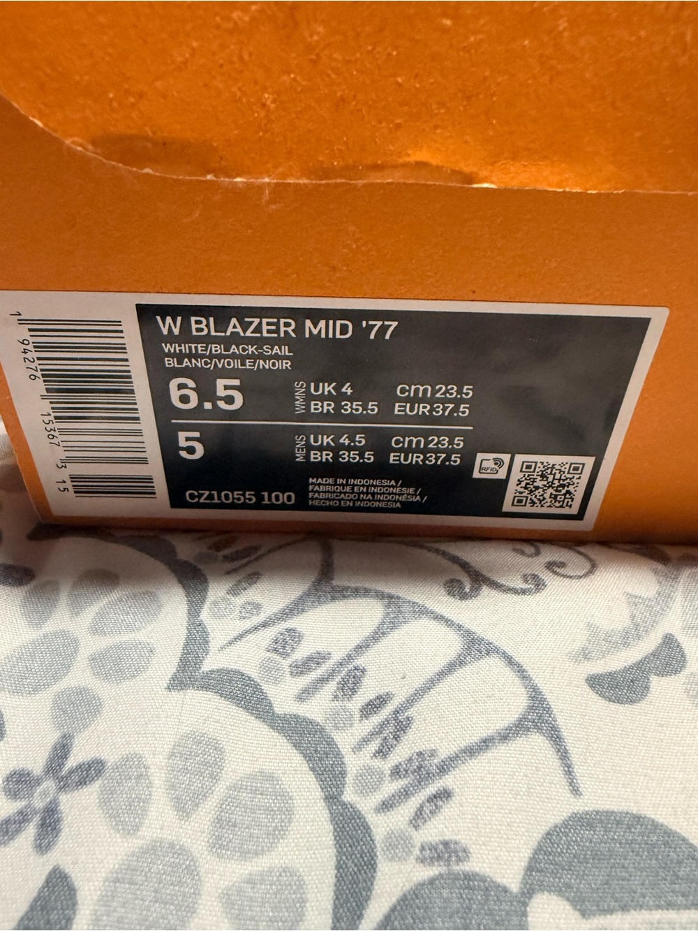 W BLAZER MID '77 - Shoe Label